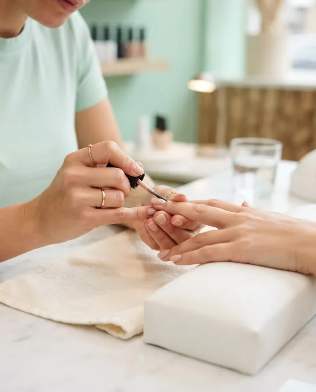 Nail artists & home professionals