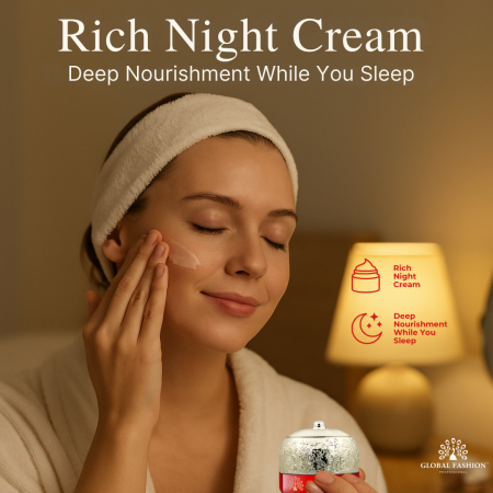 Vitamin E skincare set close up youthful glow finish مجموعة عناية بالبشرة لقطة مقربة
