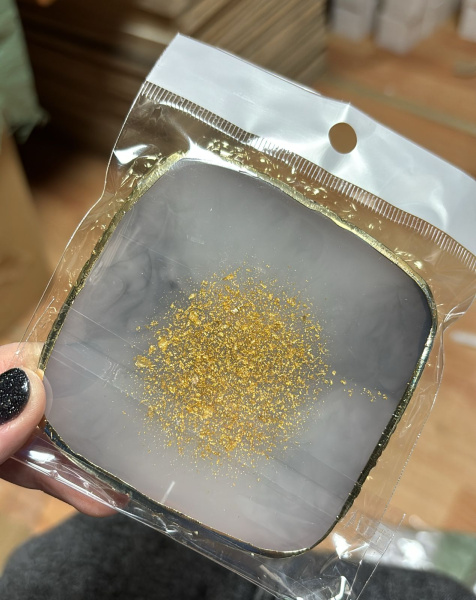 Palette stone (gold leaf) 24