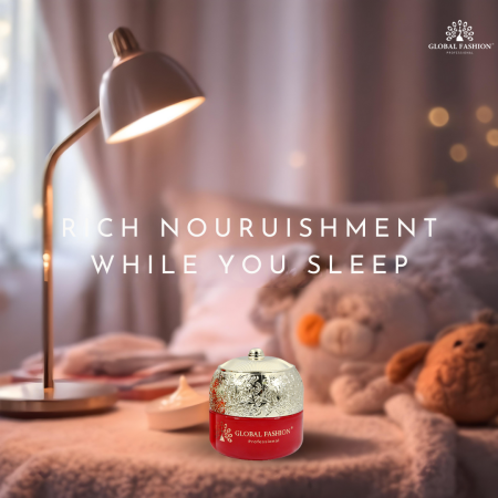 Vitamin E skincare set close up youthful glow finish مجموعة عناية بالبشرة لقطة مقربة
