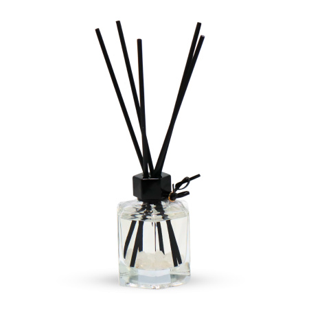 White Crystal Reed Diffuser 100ml Home Fragrance Reed Diffuser Close Up - Luxury Aromatherapy Home Decor Fragrance | معطر منزلي صورة مقربة