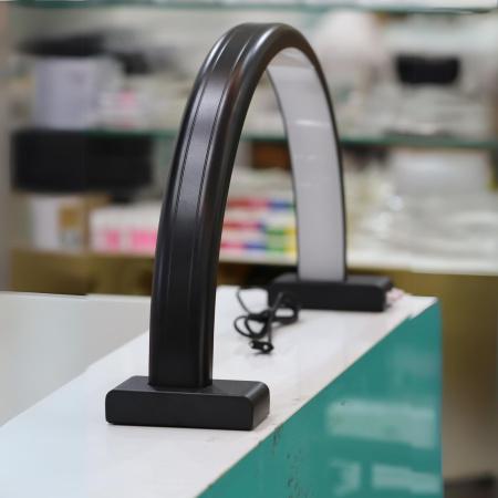 Global Fashion LED Nail Desk Lamp – Half Moon Light | Black LED Nail Desk Lamp Close View Adjustable Light | مصباح اظافر
Global Fashion LED Nail Desk Lamp – Half Moon Light | Black Professional Nail Lamp Detailed View Beauty Light | اضاءة مناكير