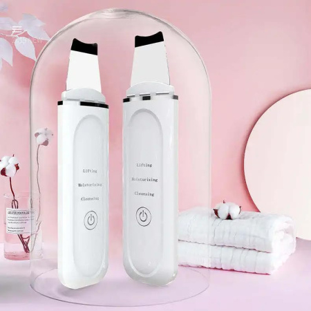 Global Fashion Ultrasonic Skin Cleaner – Deep Cleansing | C-103 Ultrasonic Skin Cleaner Close View Facial Device | جهاز تنظيف البشرة
Global Fashion Ultrasonic Skin Cleaner – Deep Cleansing | C-103 Face Scrubber Detailed View Deep Cleansing | جهاز تقشير البشرة