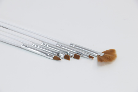 Set of 5 brushes for painting, white