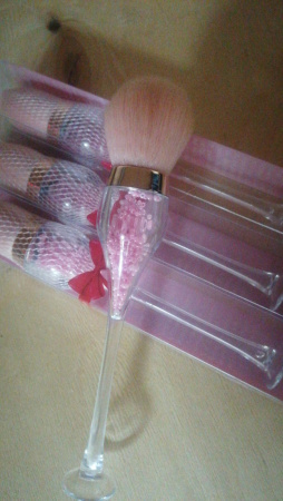 Powder and blush brush