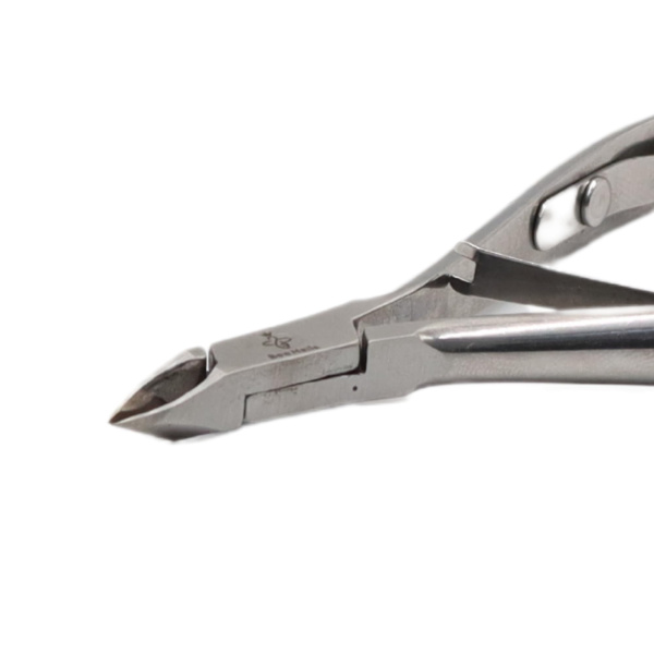 BeeNails Cuticle Nipper Kit – Stainless Steel | B3 Cuticle Nipper Stainless Steel Tool | قاطع الكيوتكل
BeeNails Cuticle Nipper Kit – Stainless Steel | B3 Nail Cutter Manicure Pedicure Tool | اداة قص الكيوتكل