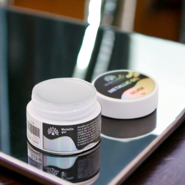 Metallic Gel Nail Polish 5gr Mirror Effect Metallic Gel Nail Polish Bottle 5gr - Mirror Effect Nail Art Gel UAE GCC | طلاء أظافر معدني