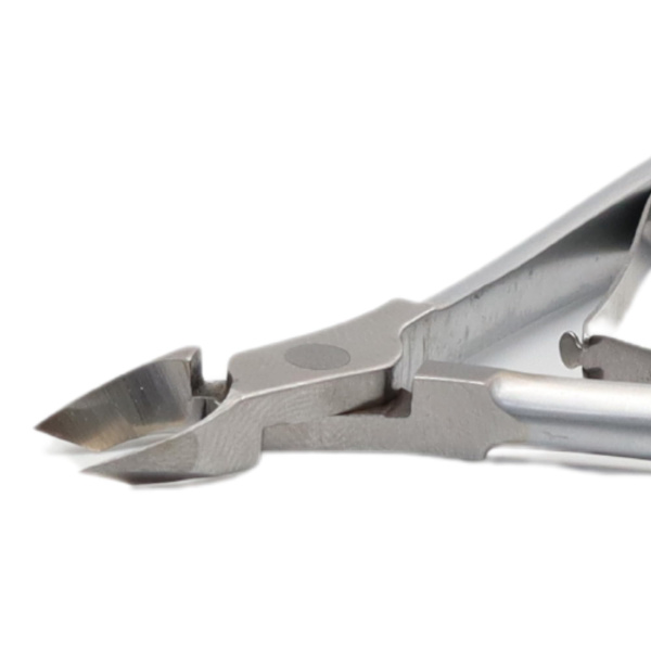 BeeNails Cuticle Nipper Kit – Stainless Steel | B7 Cuticle Nipper Stainless Steel Tool | قاطع الكيوتكل
BeeNails Cuticle Nipper Kit – Stainless Steel | B7 Nail Cutter Manicure Pedicure Tool | اداة قص الكيوتكل